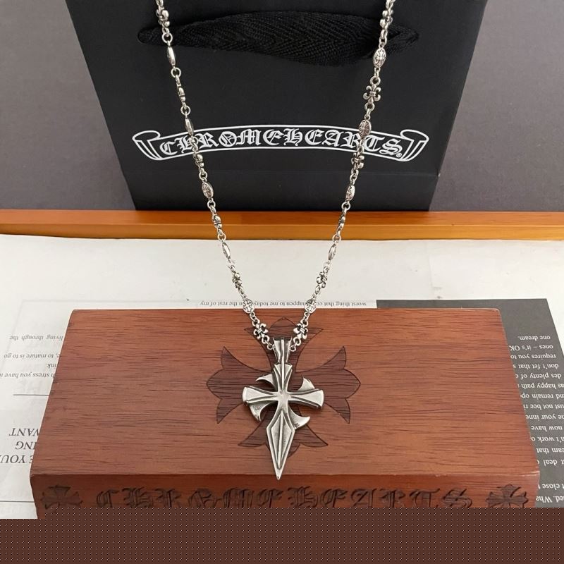 Ch**me He**ts necklaces